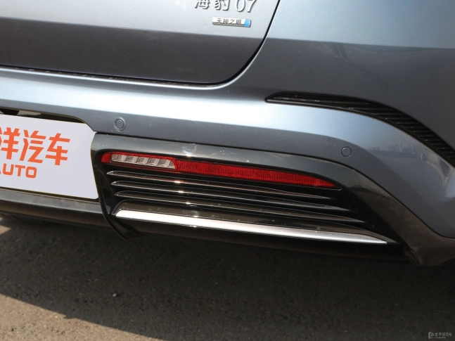BYD Seal 07 DM-i 2025