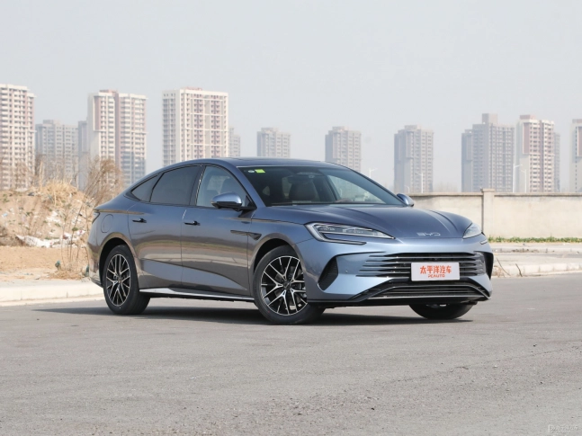 BYD Seal 07 DM-i 2025