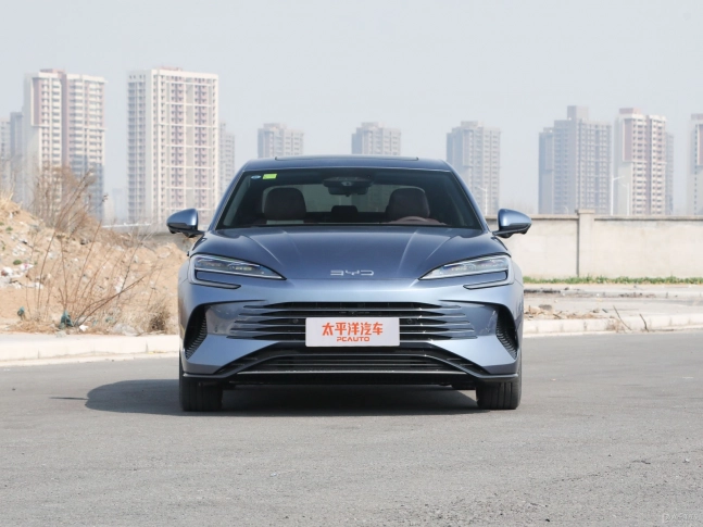 BYD Seal 07 DM-i 2025