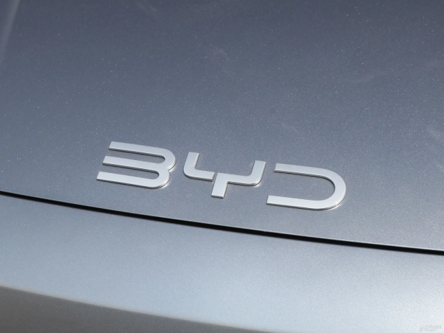 BYD Seal 07 DM-i 2025
