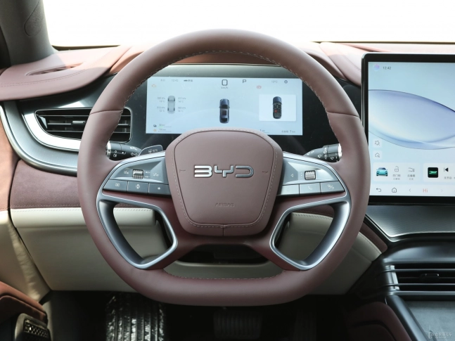 BYD Seal 07 DM-i 2025