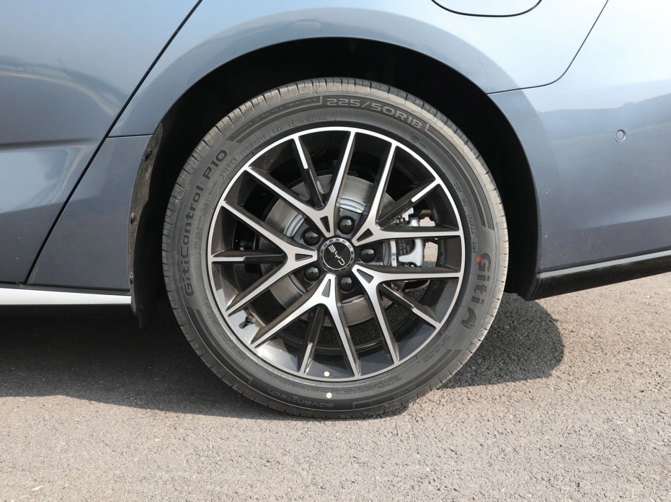 BYD Seal 07 DM-i 2025