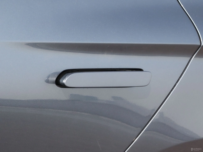 BYD Seal 07 DM-i 2025