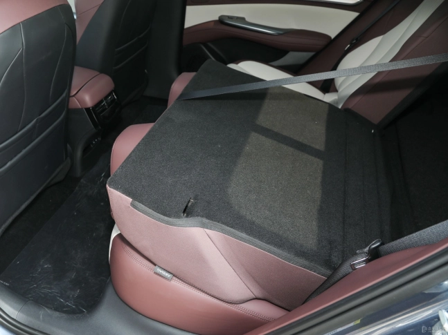 BYD Seal 07 DM-i 2025