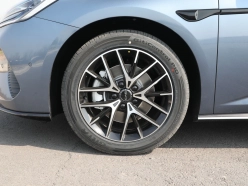 BYD Seal 07 DM-i 2025