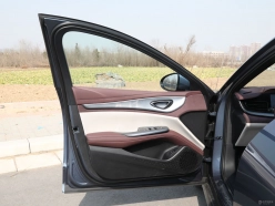 BYD Seal 07 DM-i 2025