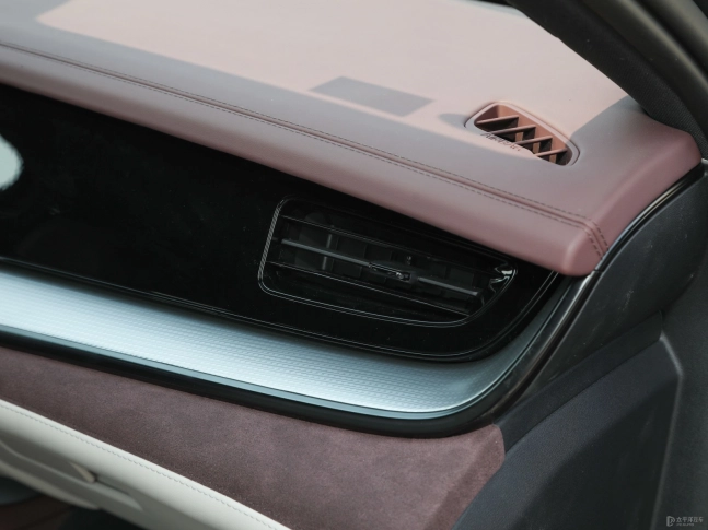 BYD Seal 07 DM-i 2025