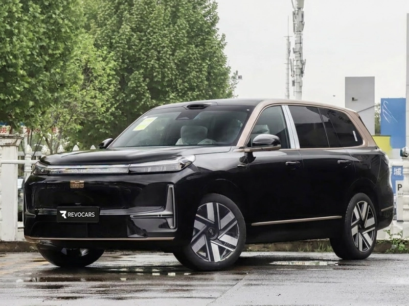 Geely Galaxy M9 210 km AWD Black Gold Zhiyao 2026