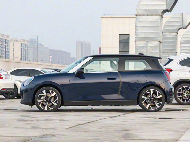 MINI Cooper EV 2025