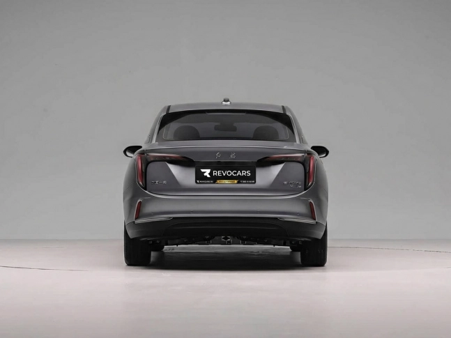 Hongqi E-QM5 2025