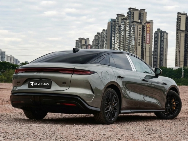 BYD Han L 2025