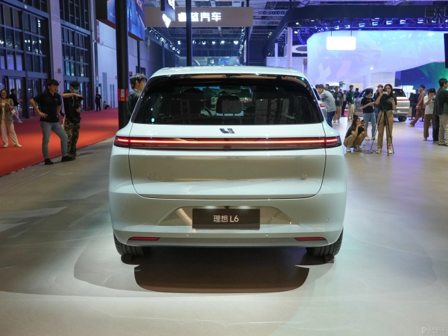 LiXiang L6 (Рестайл 2025) 2025
