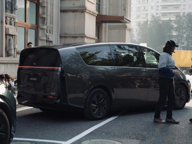 LiXiang Mega 2025