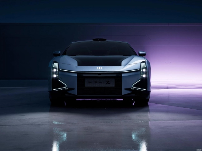 HiPhi Z 2025