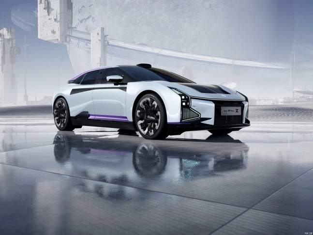 HiPhi Z 2025