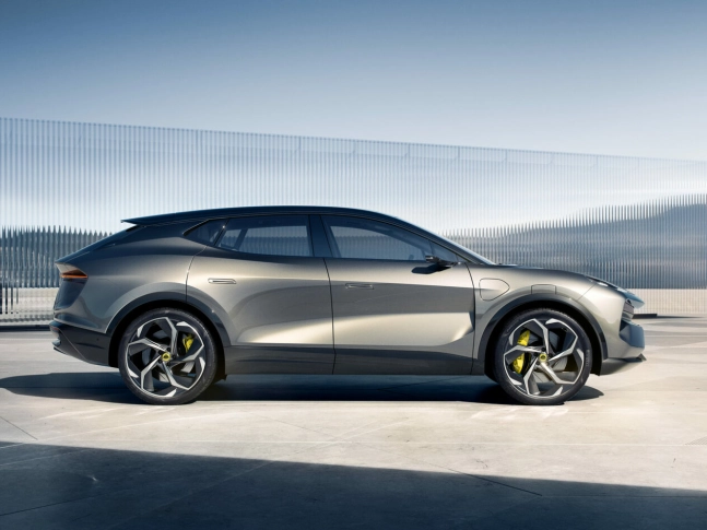 Lotus Eletre 2025
