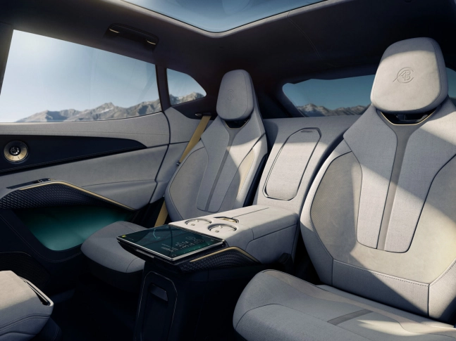 Lotus Eletre 2025