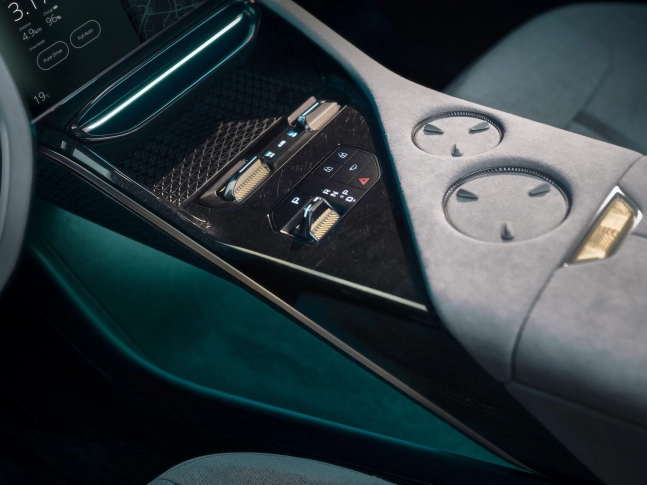 Lotus Eletre 2025