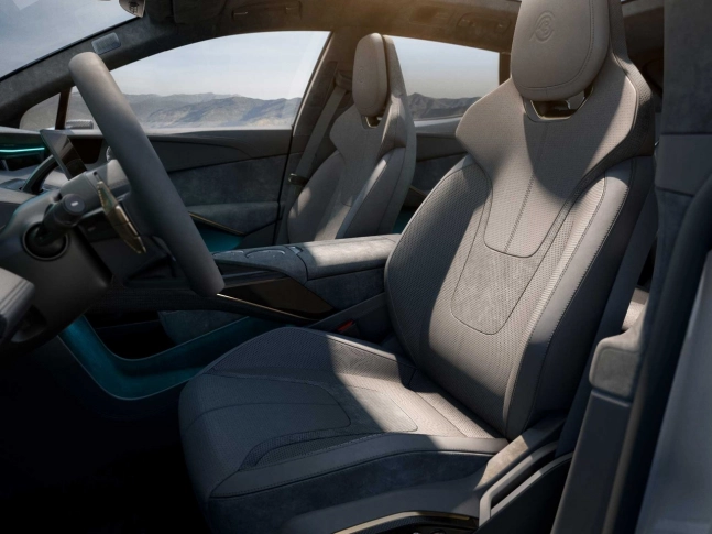 Lotus Eletre 2025