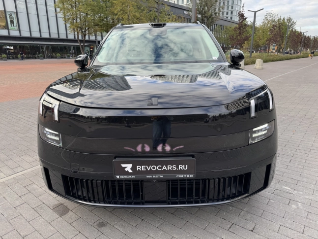 Lynk & Co 900 2025