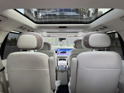 Lynk & Co 900 2025