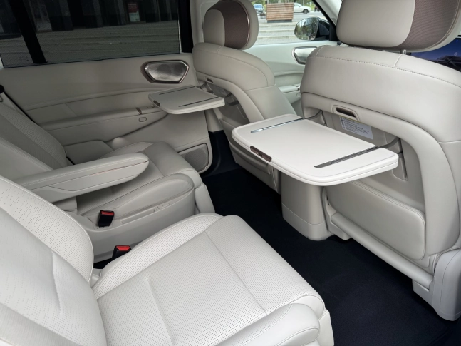 Lynk & Co 900 2025
