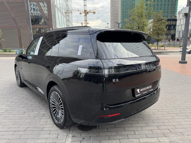 Lynk & Co 900 2025