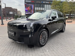 Lynk & Co 900 2025