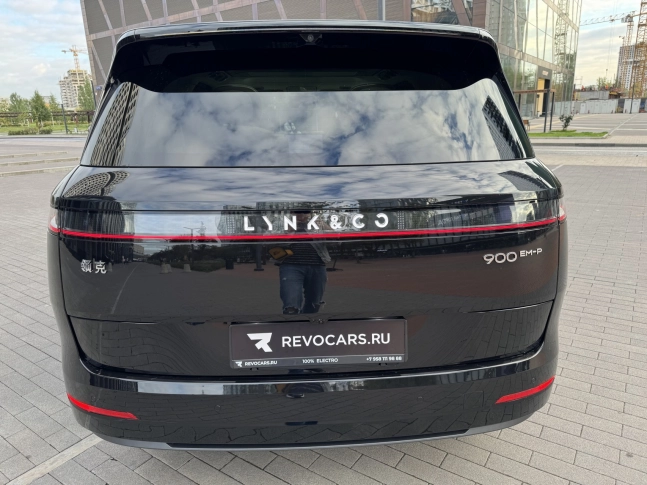 Lynk & Co 900 2025