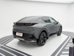 Lynk & Co Z20 2025