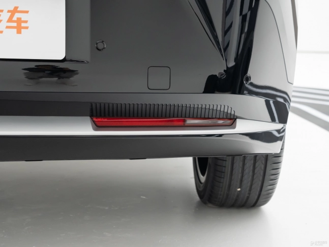 Lynk & Co Z20 2025