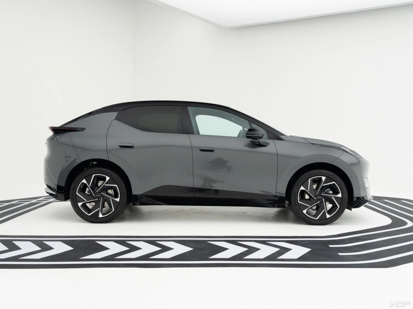 Lynk & Co Z20 2025