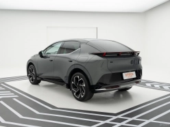 Lynk & Co Z20 2025