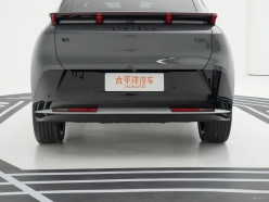 Lynk & Co Z20 2025