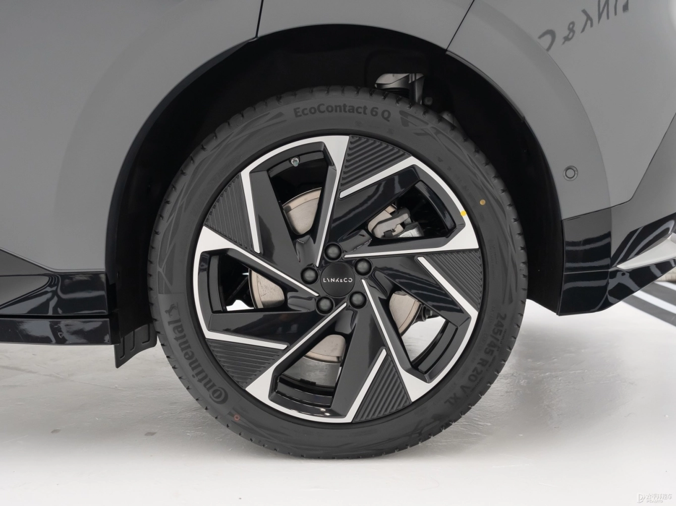 Lynk & Co Z20 2025