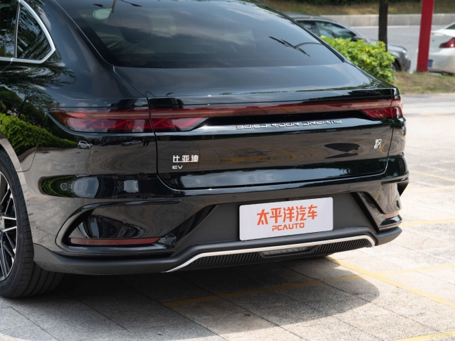 BYD HAN L EV 2025