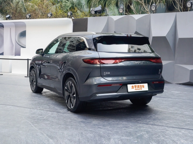 BYD Tang L 2026