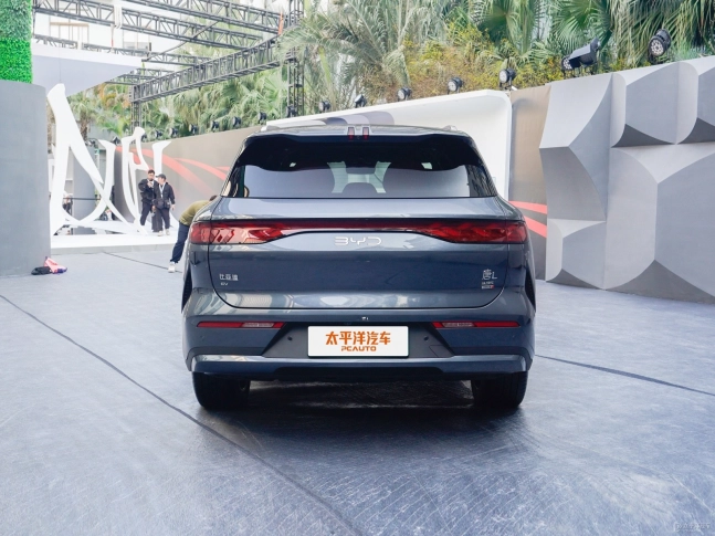 BYD Tang L 2026