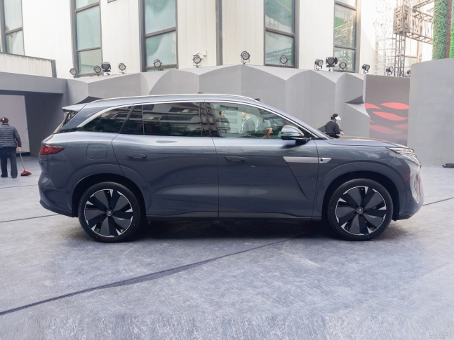 BYD Tang L 2026