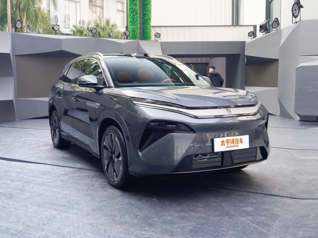 BYD Tang L 2026