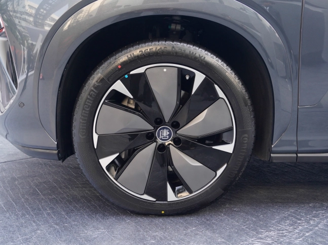 BYD Tang L 2026