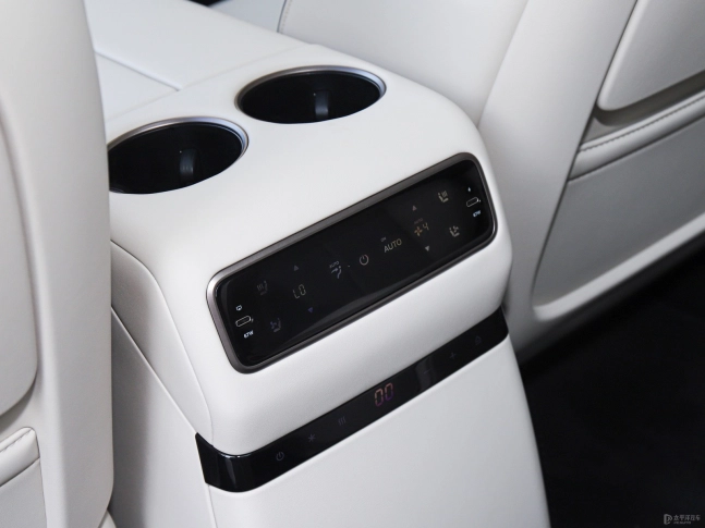 LiXiang i8 2025