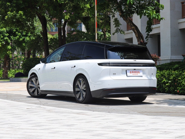 LiXiang i8 2025