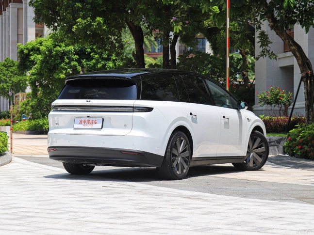 LiXiang i8 2025