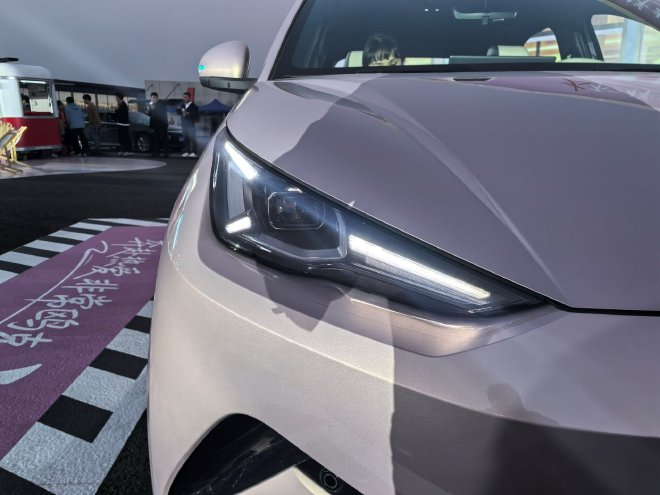 Фара BYD Seagull 2027 крупным планом
