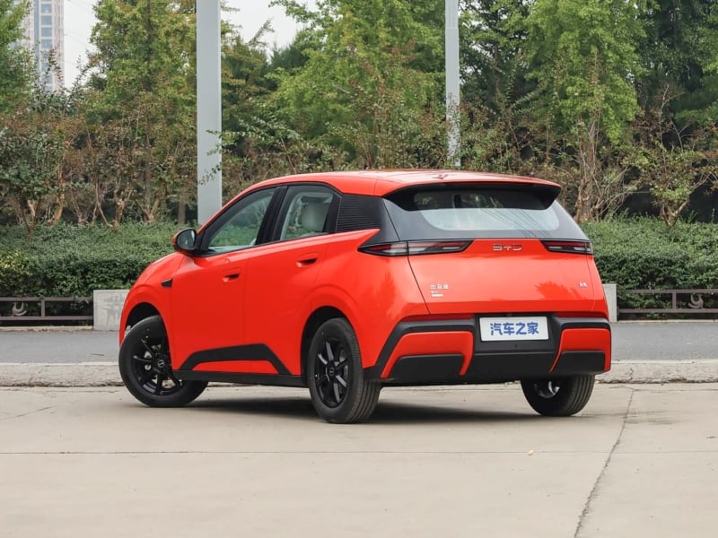 BYD Seagull 2027 вид сзади в три четверти