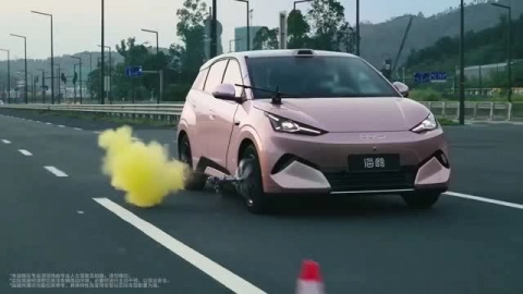 BYD Seagull 2027 второго поколения выдержал разрыв шины на 140 км/ч